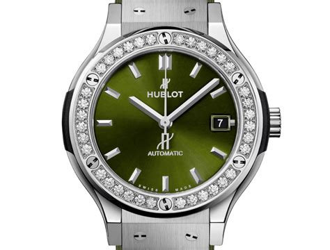 Classic Fusion Titanium Green Diamonds 38 mm.